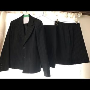 Ladies 3 piece suit apt 9. Black pin stripe